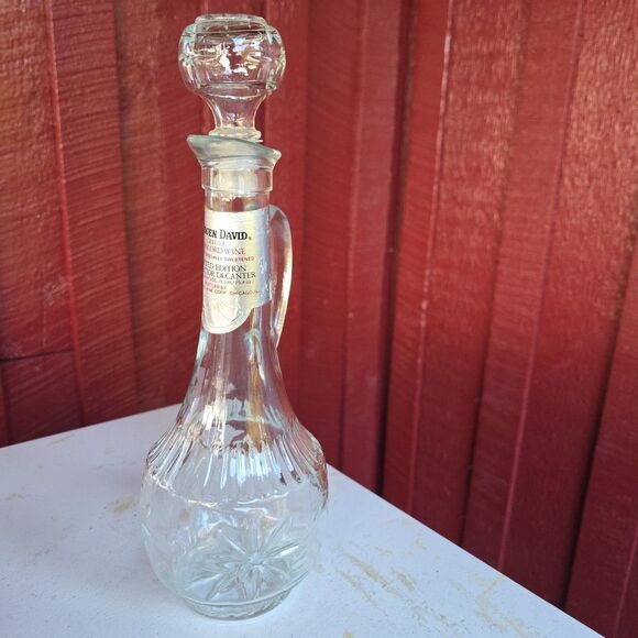 Mogen David Collector's Empty Wine Decanter Limited Edition 3rd in Series Silver - Picture 2 of 13